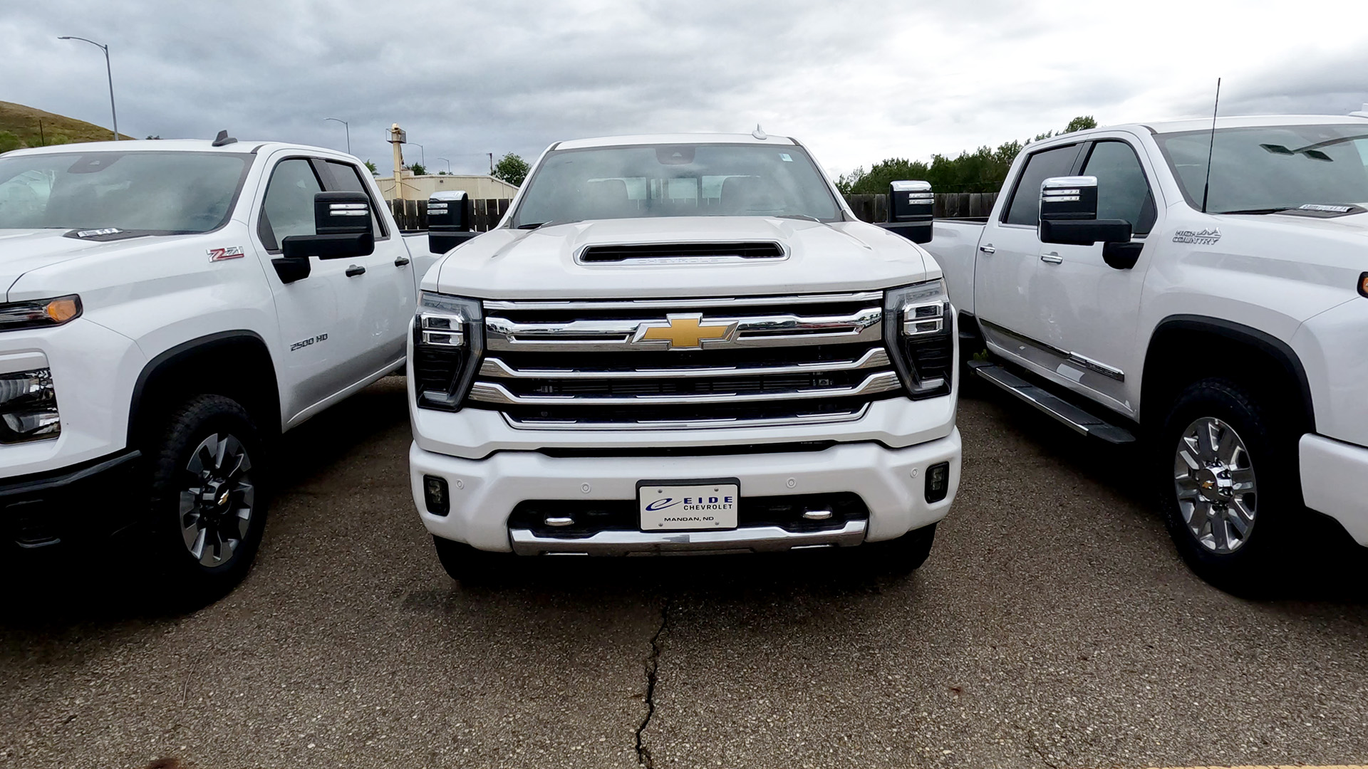 What are the top new Chevrolet truck options for towing?